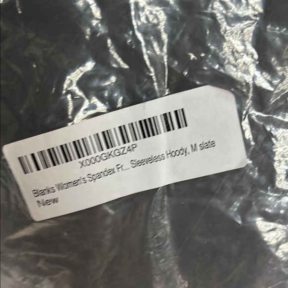 NWT Gray Sleeveless Muscle Tee w hood
Eco friendly Ladies - Picture 3 of 8